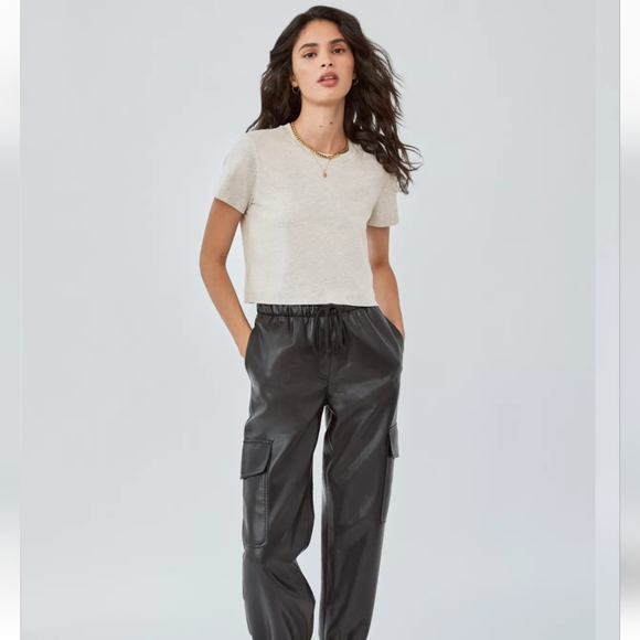 Wilfred Free Weekend T-Shirt - Picture 14 of 14